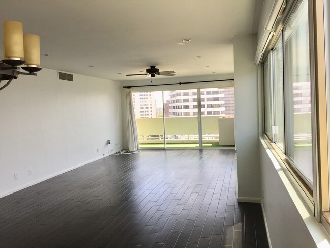 living room - 10701 Wilshire Blvd Unit 1003