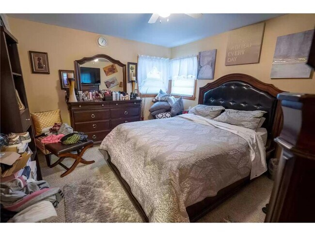 Photo - 2700 W 66th St