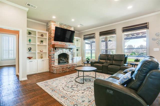 Photo - 2045 Weston Rd