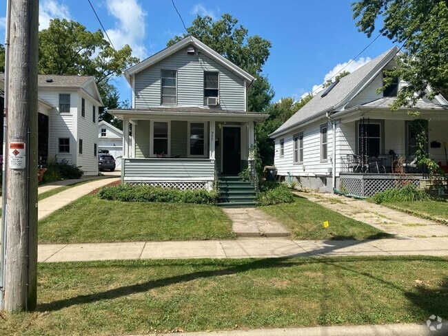 Building Photo - 930 E Dayton St Rental