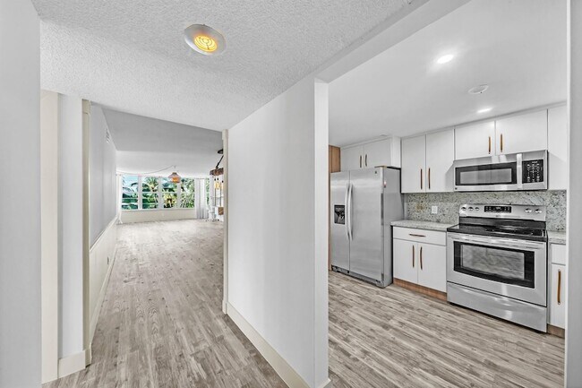 Photo - 3051 NE 48th St Unidad 301