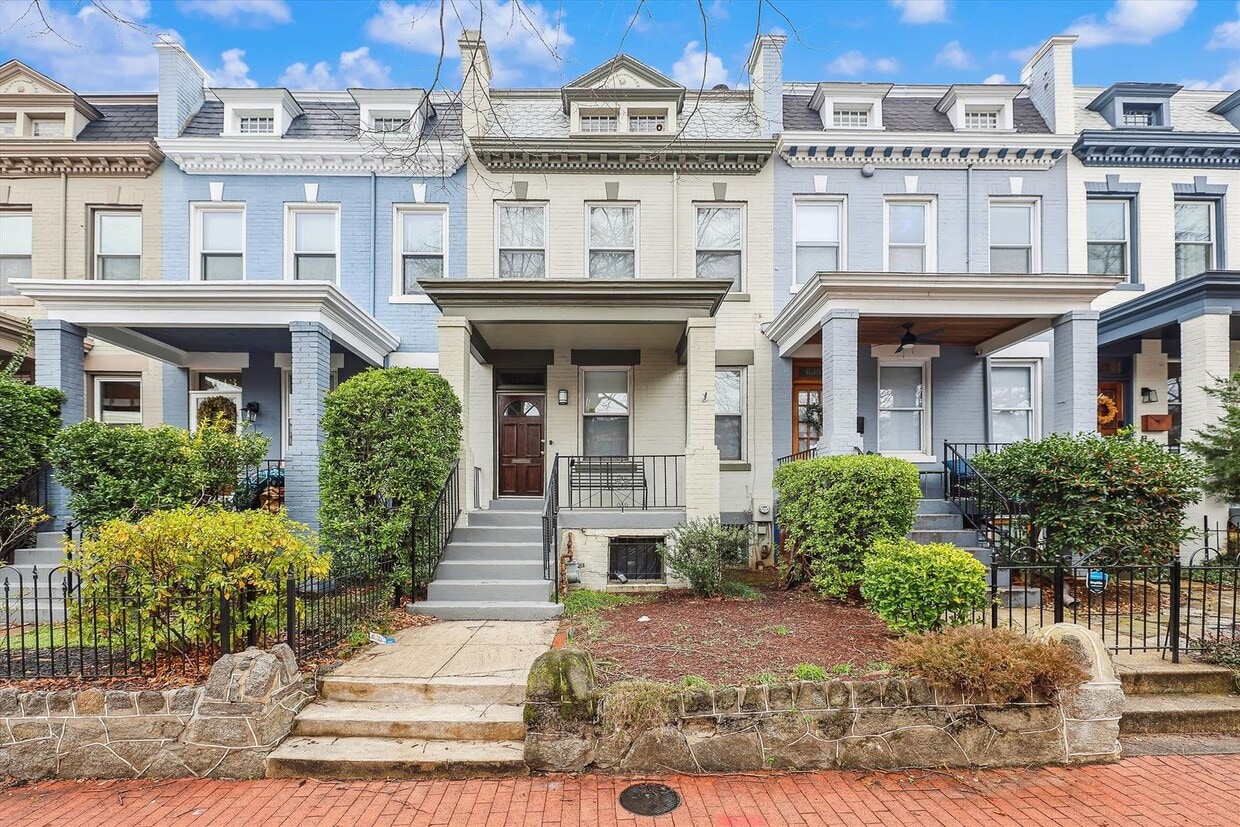 Newly Renovated: 4 Bed 2 Bath on 5th Stree... - Newly Renovated: 4 Bed 2 Bath on 5th Stree...