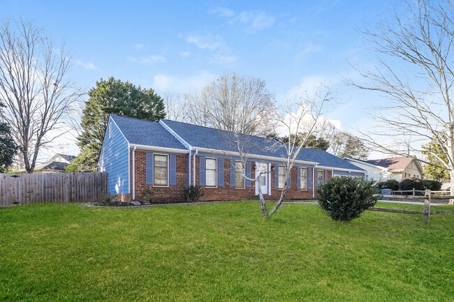 Building Photo - 5117 Chestnut Lake Dr