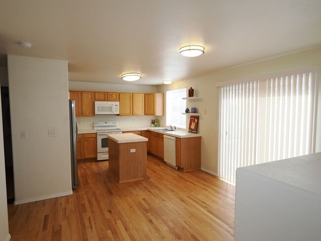 Photo - 815 Riverview Ln