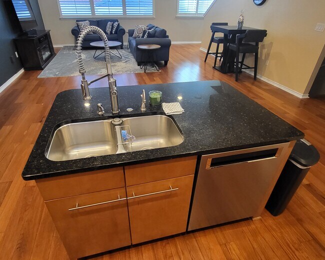 Photo - 1205 Beaconsfield Ln