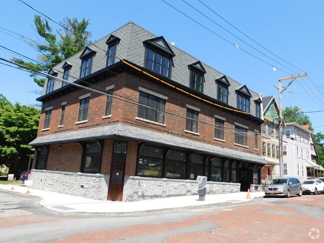 Building Photo - 400 Stewart Ave Rental