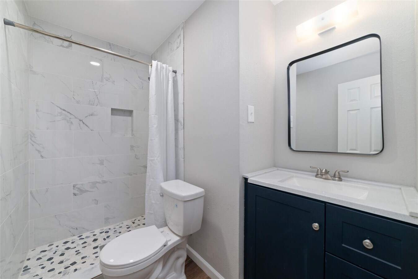 Photo - 800 E Adoue Ave