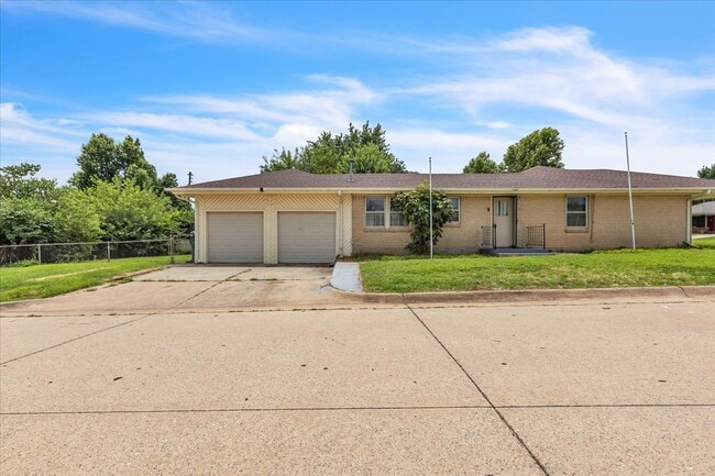 Photo - 2412 N Key Blvd House