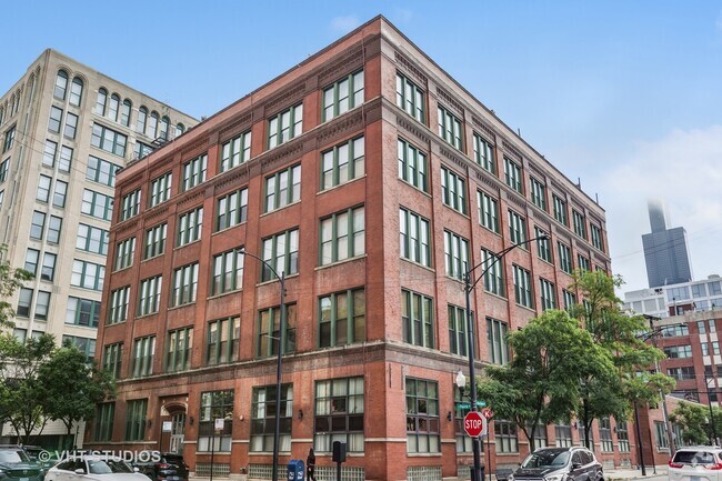 Building Photo - 331 S Peoria St Rental