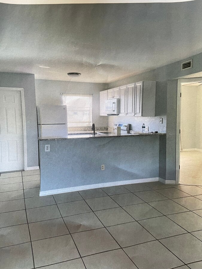 Photo - 25050 Sandhill Blvd Unit 5