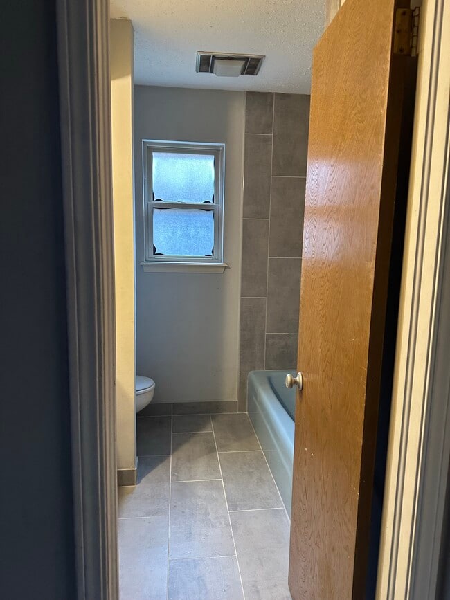 Photo - 6722 E 75th St S