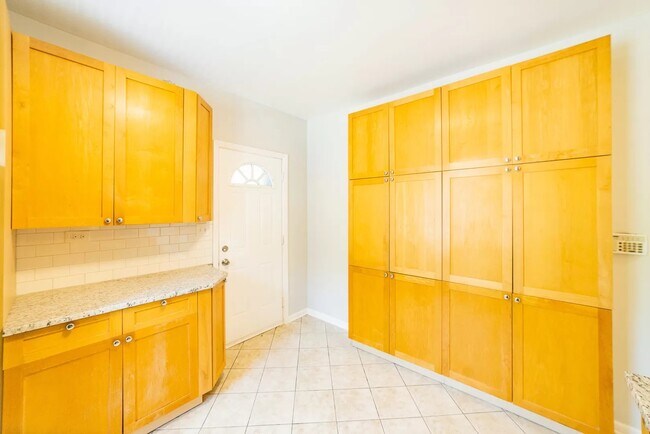 Photo - 1300 E 72nd St Casa