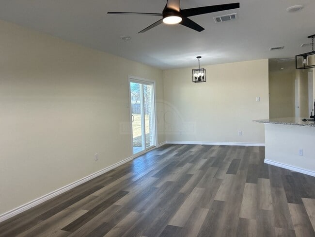 Photo - 5224 Rose Gdn Lp