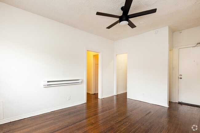 Studio, 1BA - 450SF