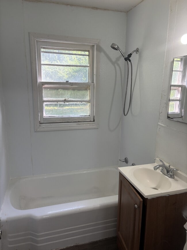 Photo - 1827 E McFarland St