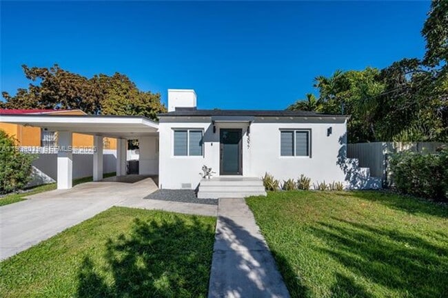 Building Photo - 3077 SW 5th St