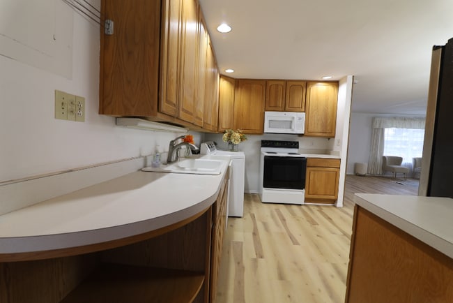 Photo - 4912 Powell Rd