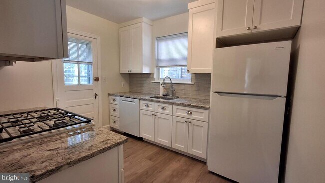 Photo - 8102 Garland Ave Unit 1