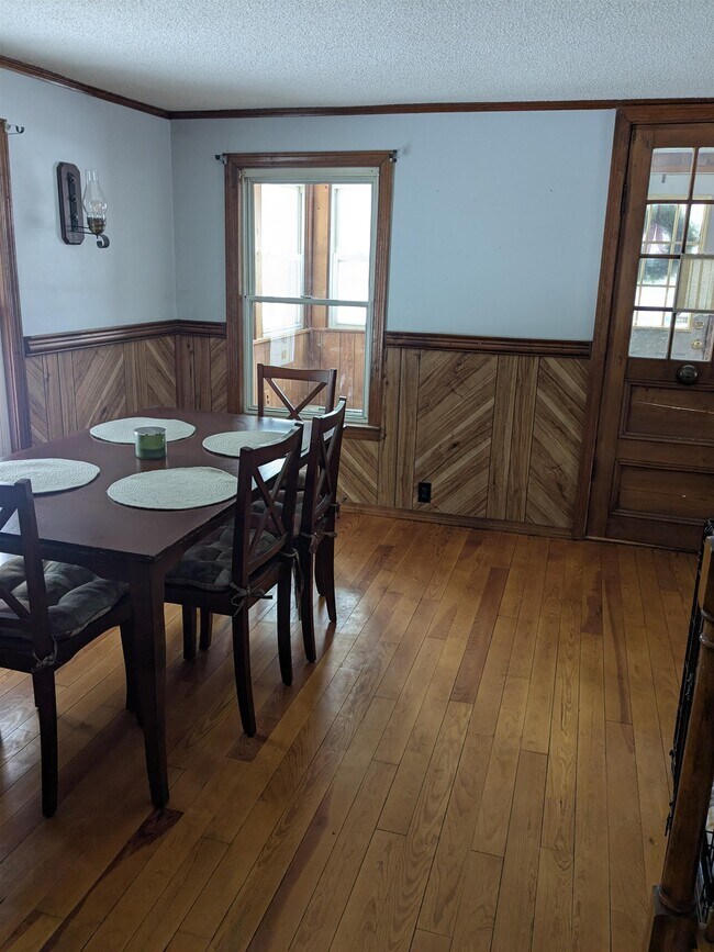 Photo - 112 Old Bridge St