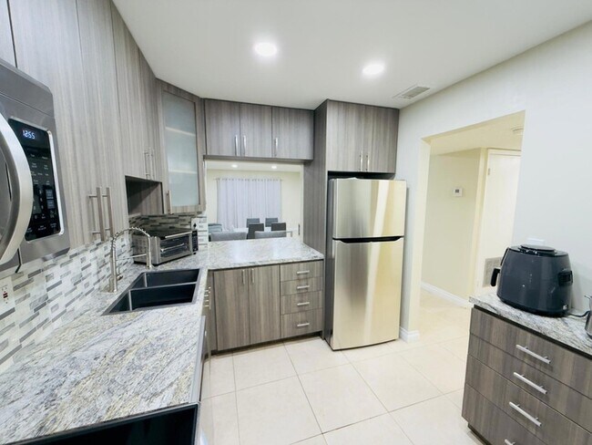 5545 W Lakewood Cir Unidad 425