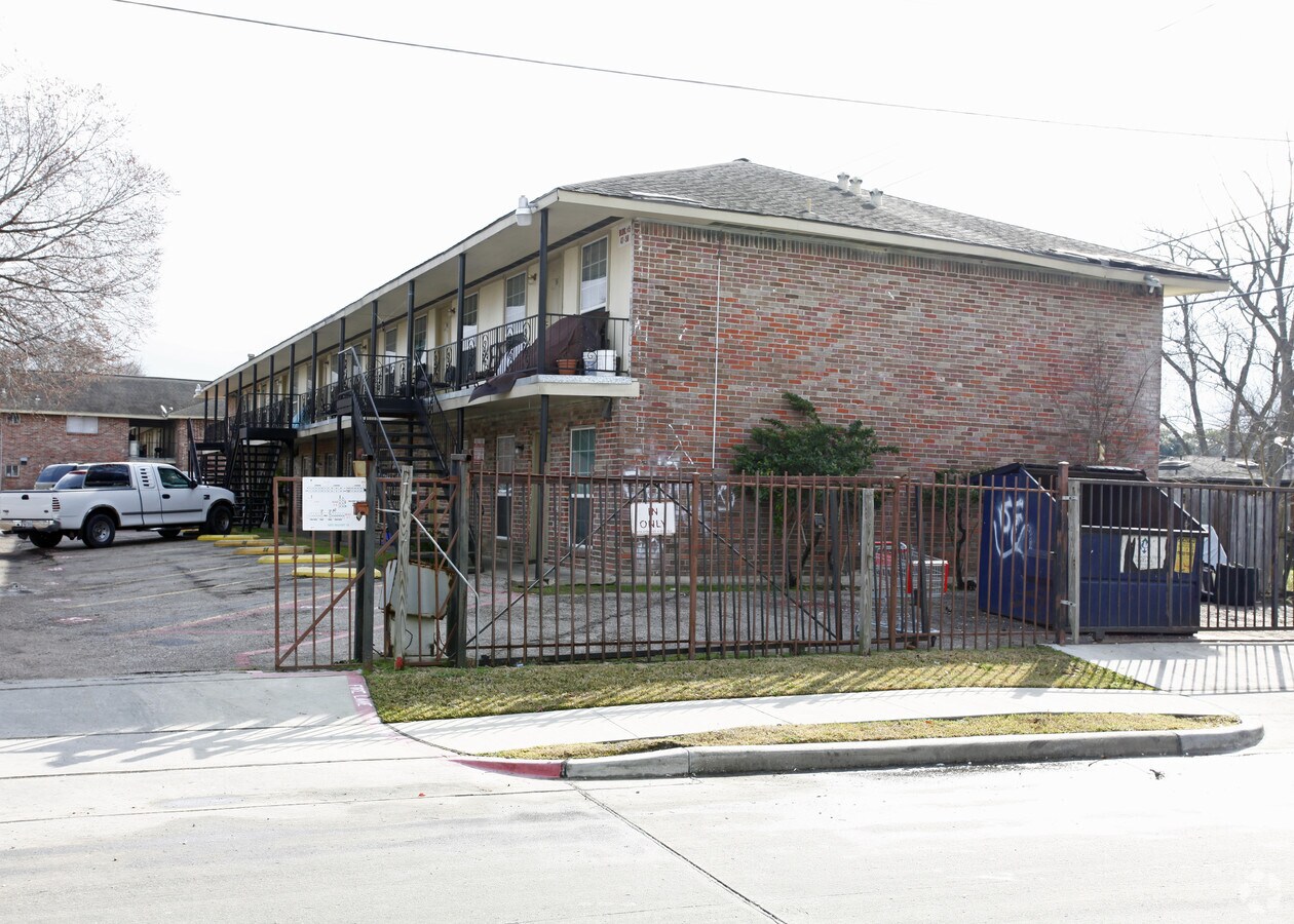 Bellfort East Apartments - Bellfort East Apartment