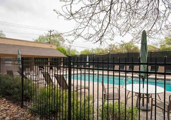 Photo - Quiet 1B/1B North Boulder Condo - Availabl... Unit 20