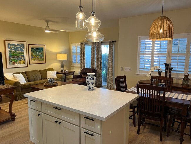 Building Photo - Fully Furnished & remodeled, ground floor,... Rental