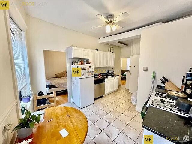 Building Photo - 15 Charter St Rental
