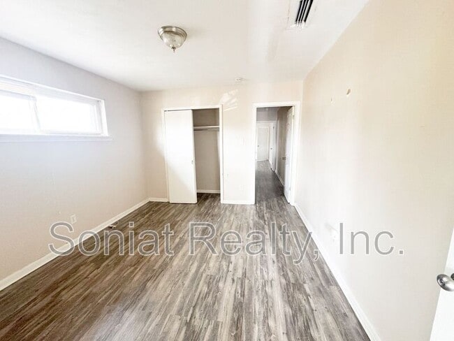 Photo - 423 S Murat St Unit Apartment A