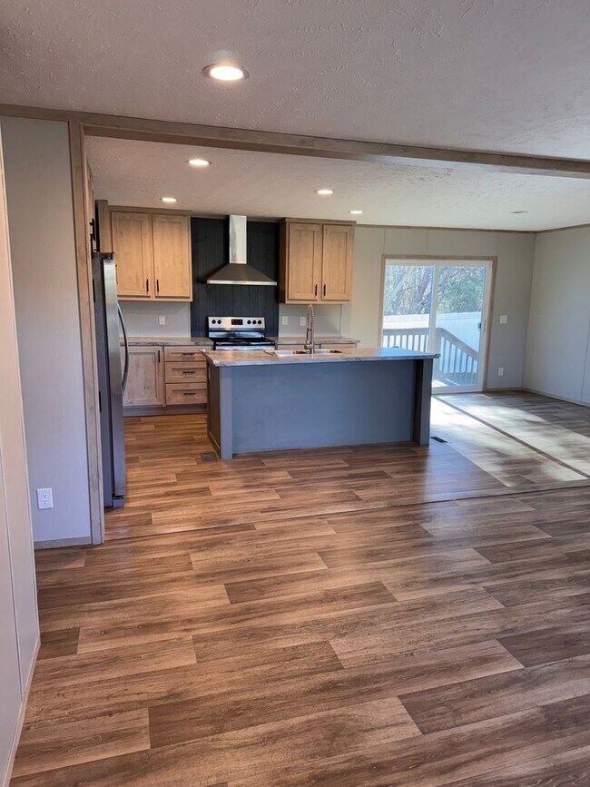 Photo - 3 Bedroom || 2 Bathroom in Concord