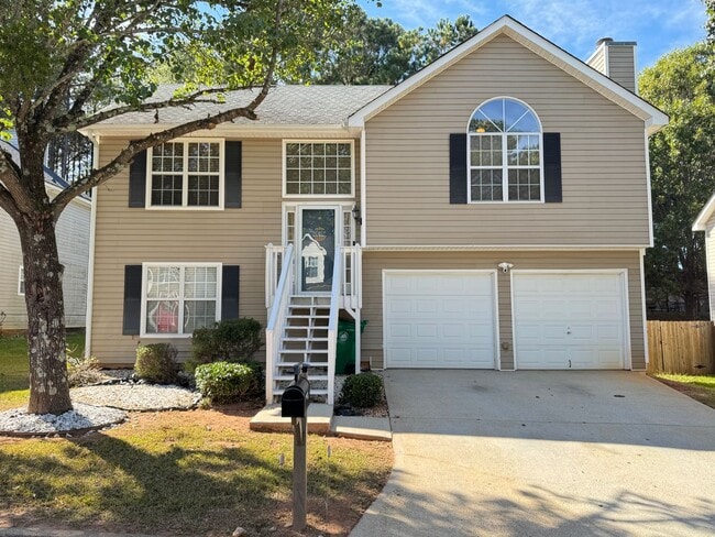 Building Photo - Beautiful 3 Bedroom 2 Bath Home Close to I...
