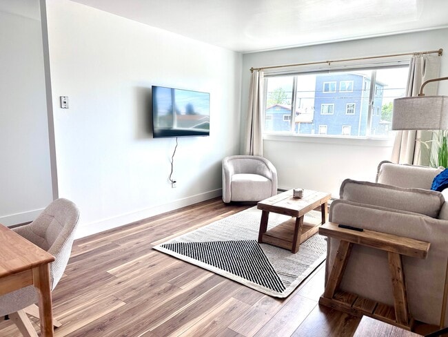 215 S 19th Ave Unit B
