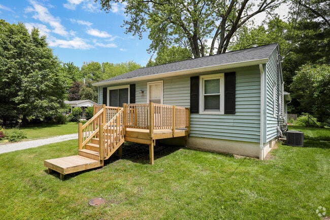 Building Photo - 409 Mineral Springs Ave Rental