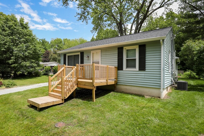 Building Photo - 409 Mineral Springs Ave Rental
