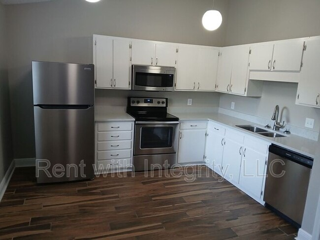 Photo - 445 Cactus St