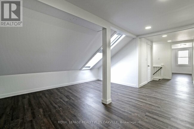 Photo - 564 Lyons Ln