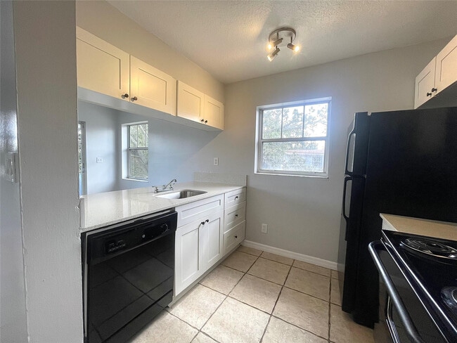 Photo - 200 SW 11th Ave Unidad 5