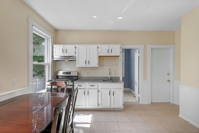 Photo - 56 Mansfield St Unit 1