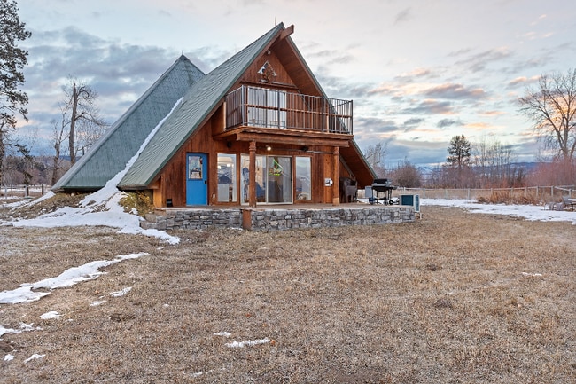 Photo - 725 N Burnt Fork Rd