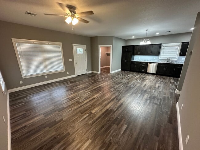 Photo - Newer 2-Bed 2-Bath home with high end finishes on quiet small town street! RENT-$1,250.00