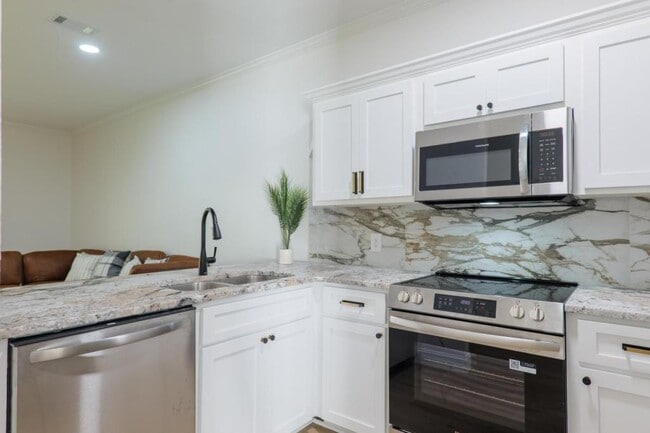 Photo - 1412 Sustella Avenue