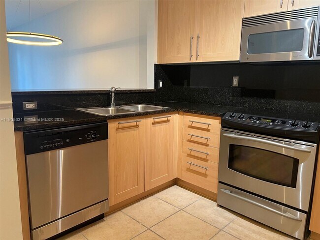 Photo - 511 SE 5 Ave Unidad 923