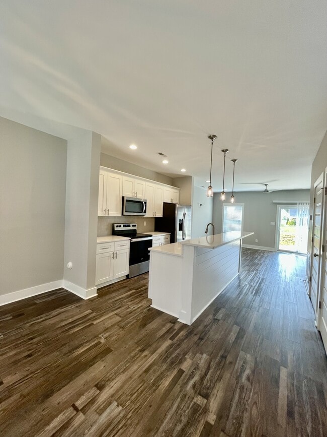 Photo - 33 Zentry Pl