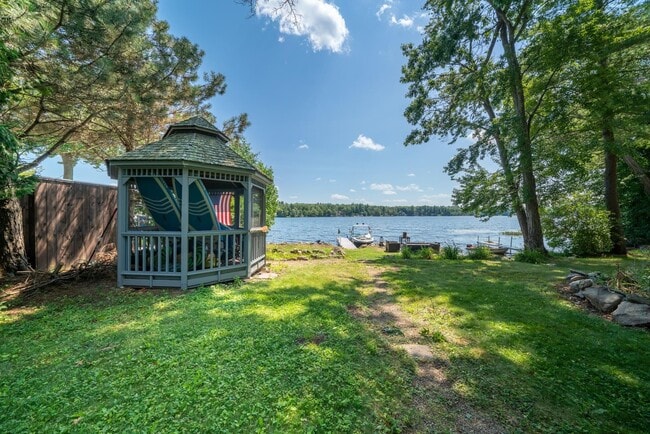 Photo - 4 W Shore Dr