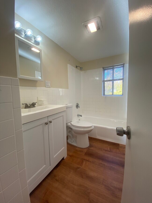 Photo - 504 Broad St Unit #5