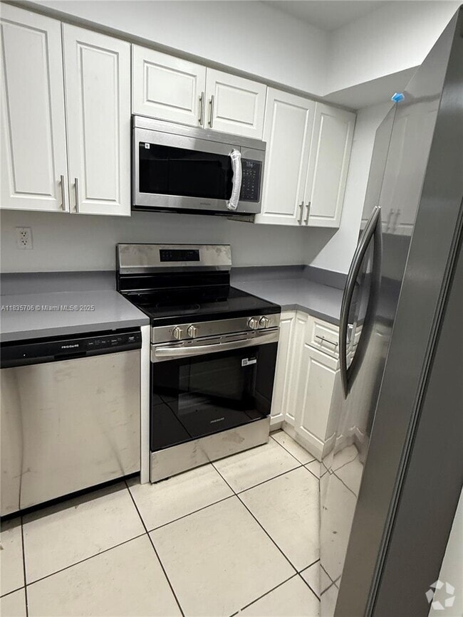 Building Photo - 8215 SW 152nd Ave Unit G-116 Rental