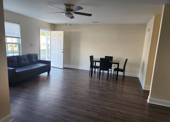 Photo - 128 Ronald Pride Blvd Unidad B