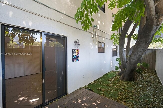 Building Photo - 3265 Virginia St Unit 9