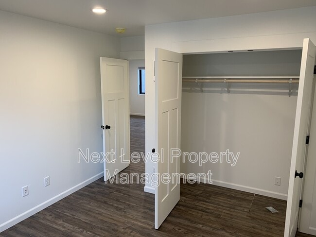 Photo - 1003 5th St E