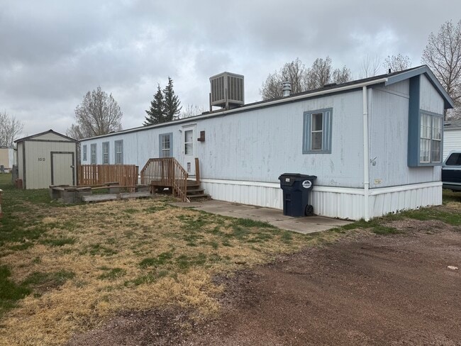 Photo - 954 N McCue St